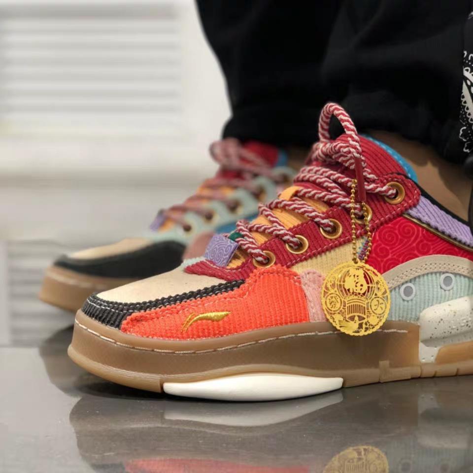 李宁sta联名跑鞋,李宁板鞋新之助