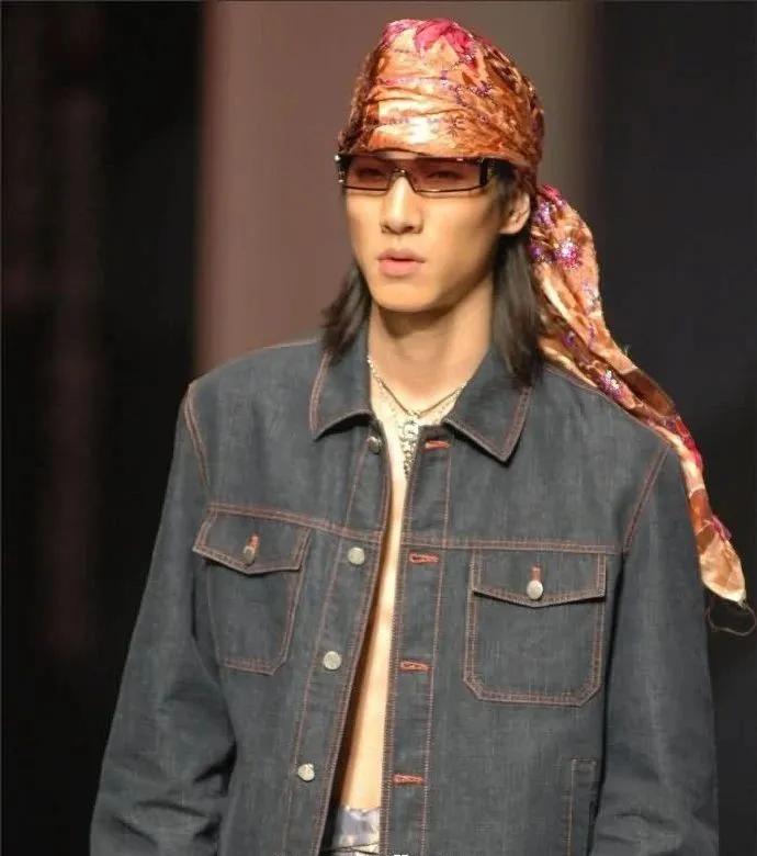 穷小子5万块钱成为世界首富,穷小子五分钱逆袭富豪的完整视频