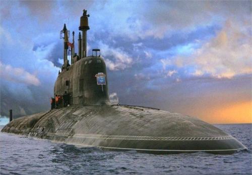 担心美国强买格陵兰，丹麦主动交保护费，掏重金引进美制*器武**