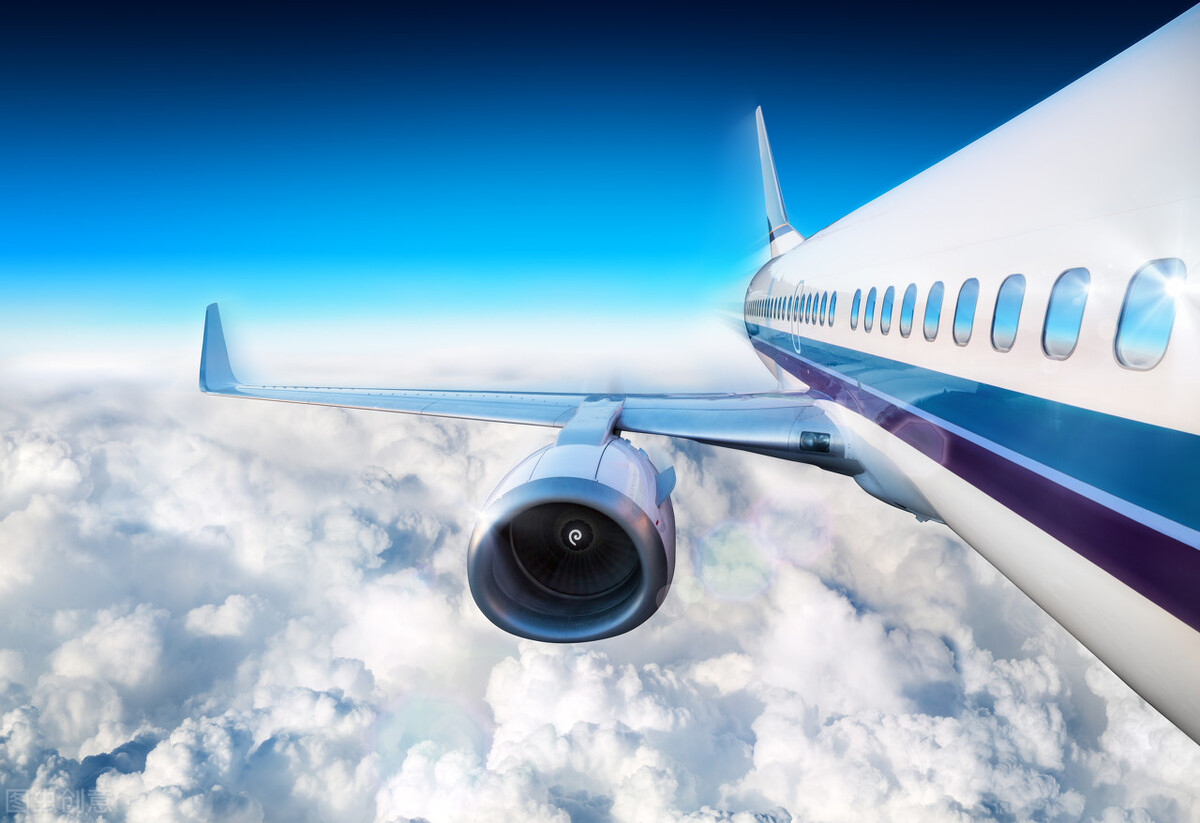 飞机上装化妆品的袋子什么样,上飞机化妆品必须装进透明袋子吗