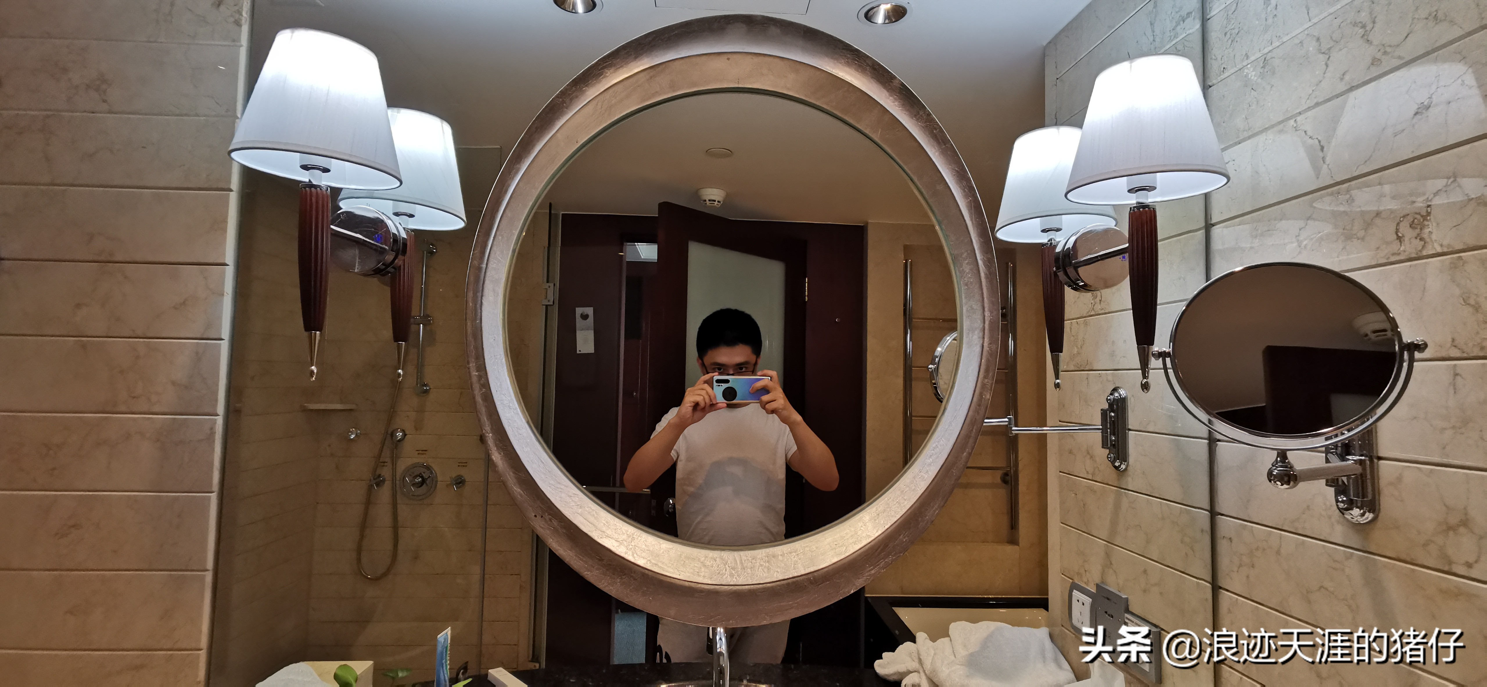 开业十八年上海最中心奢华五星酒店体验,喜半参犹。因为疫情缘故