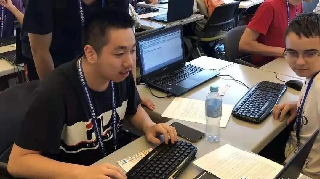 他来自学科竞赛榜NO.1中学：唯有坚韧不拔，才能离梦想更近