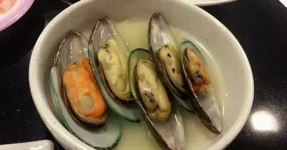 汕尾人吃海鲜,原来海边人是这样吃海螺的