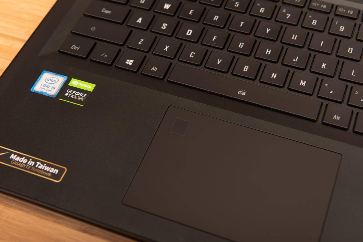 技嘉笔记本aero评测,技嘉aero173060笔记本