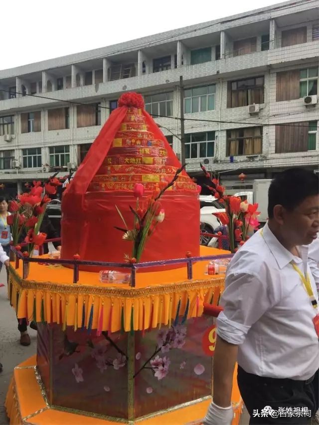 阜南张氏祠堂落成庆典仪式,张氏祠堂唱戏人山人海