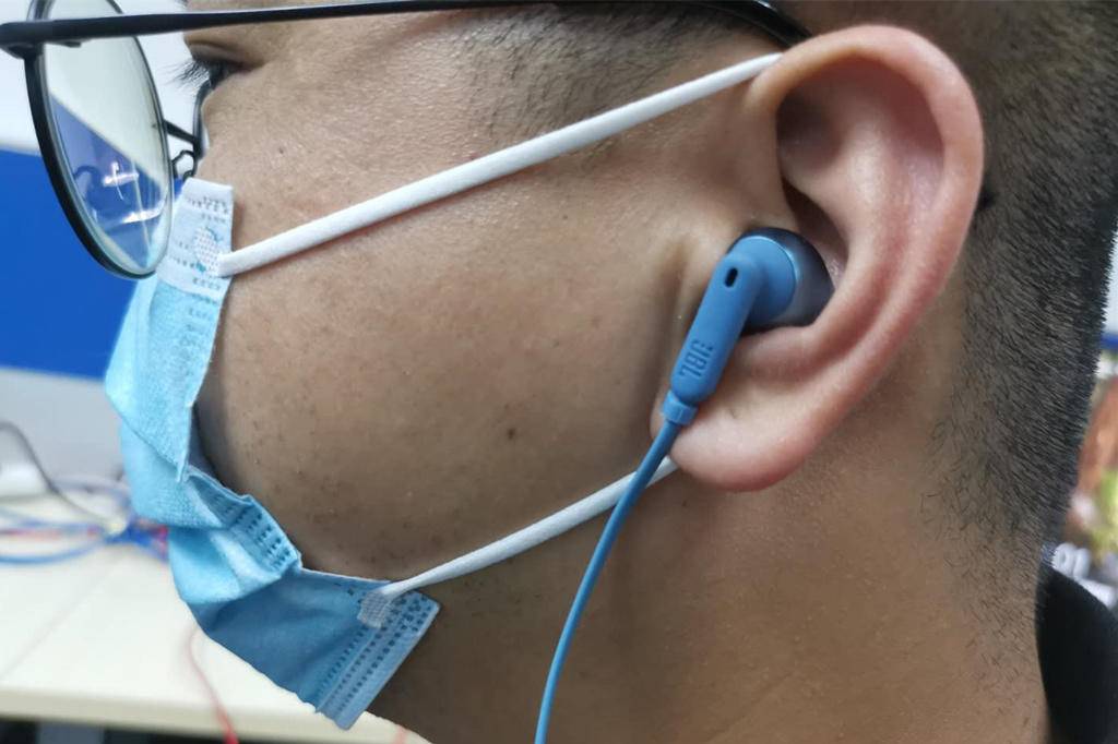 原装进口jbl蓝牙音箱价格,jbltune215bt无线耳机评测