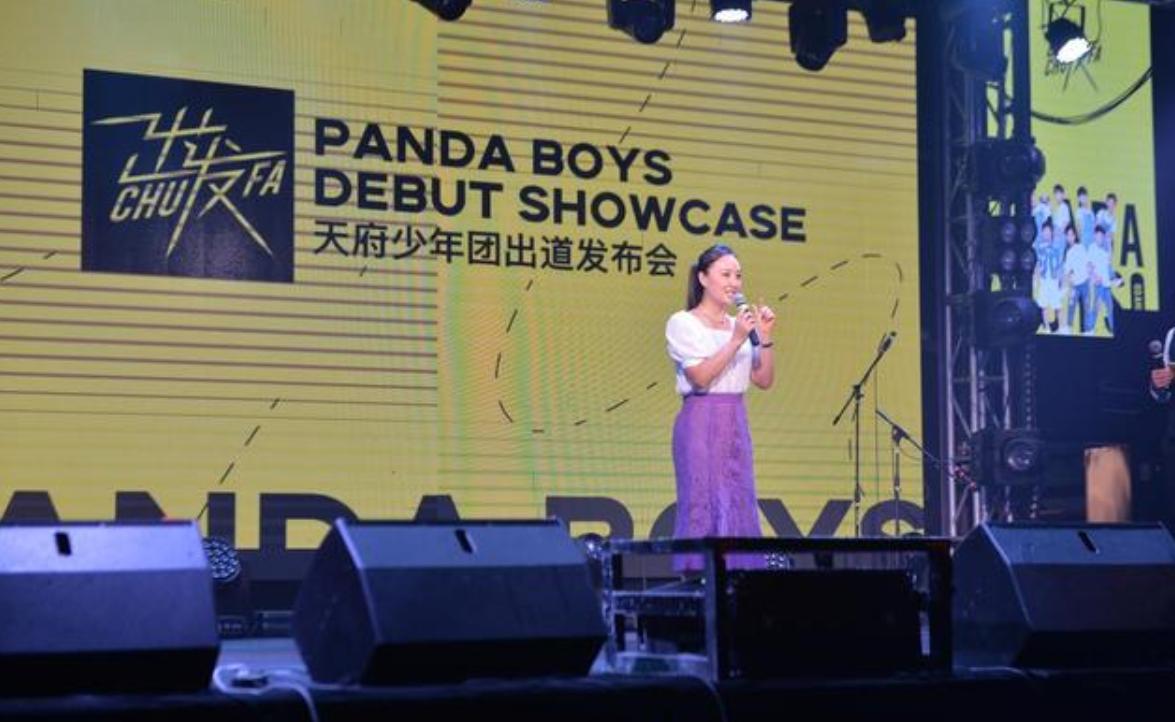 8岁男团出道后遭官媒痛批,8岁出道少年团