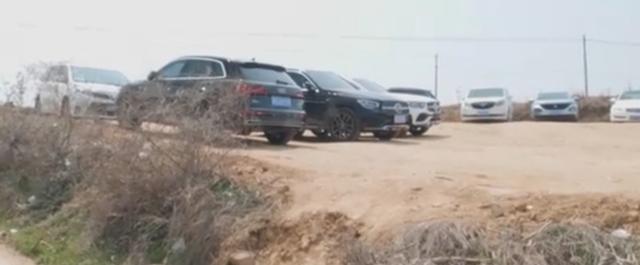 山东大叔独门烤全羊一天烤七八只,山东山沟烤全羊