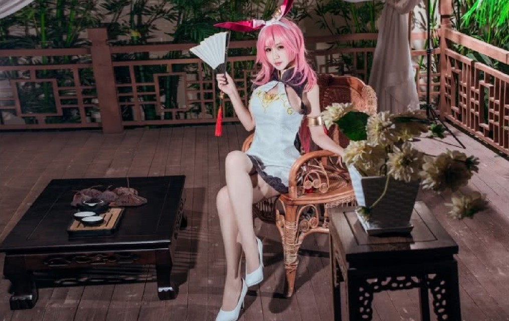 16岁小姐姐cos王者女英雄,小姐姐cos八重神子被围观