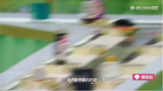 我突袭了同事的包包和办公桌,竟然扒出了这么多秘密