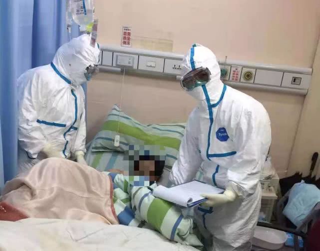 现在大家都在抢防疫物资吗,大家都在抢口罩吗