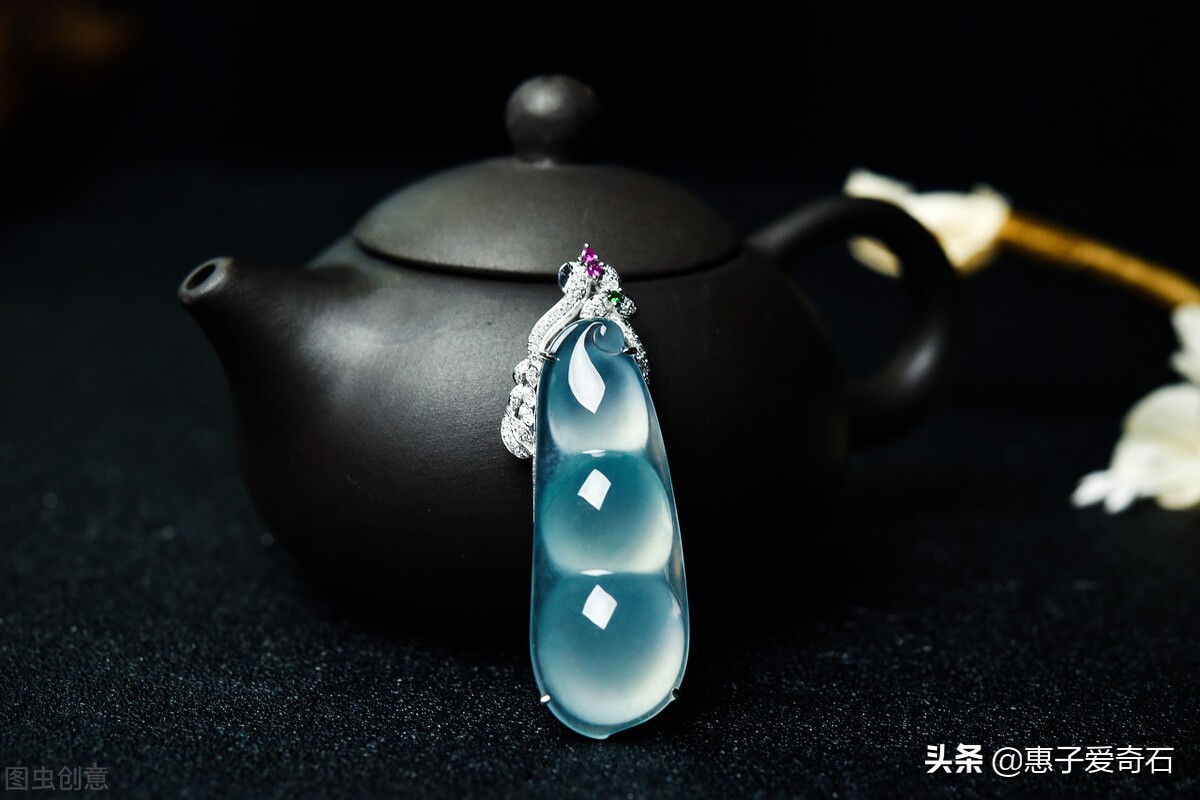 假翡翠是用什么石头做的,假的翡翠是用什么做的