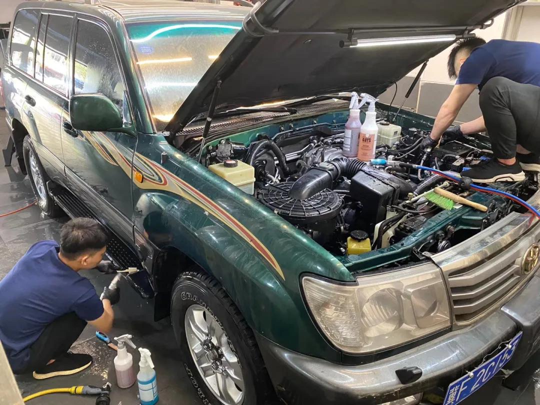 怪兽车翻新视频,怪兽搞老车