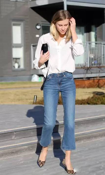 短上衣喇叭裤怎么搭配鞋子,宽松t恤搭配长打底裤穿什么鞋子