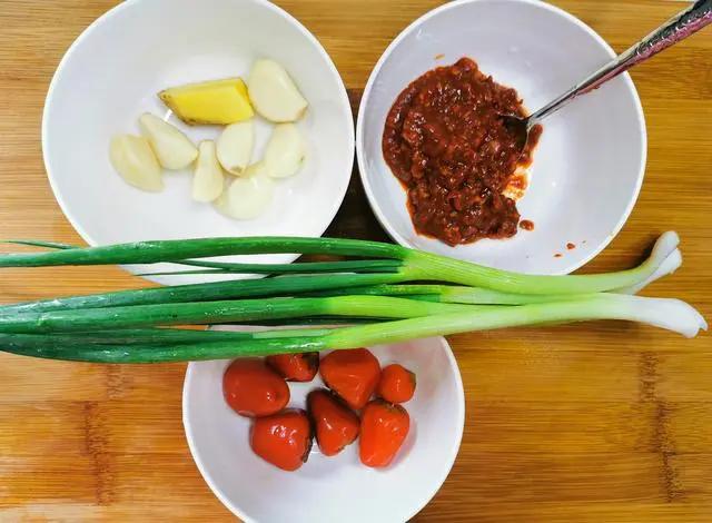 红烧鱼的正确做法这样做出来开胃,教你红烧鱼块的家常做法步骤清晰