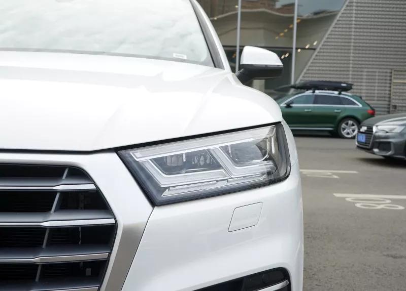 奥迪q5l40豪华动感型车模,奥迪q5l4s店模型展车