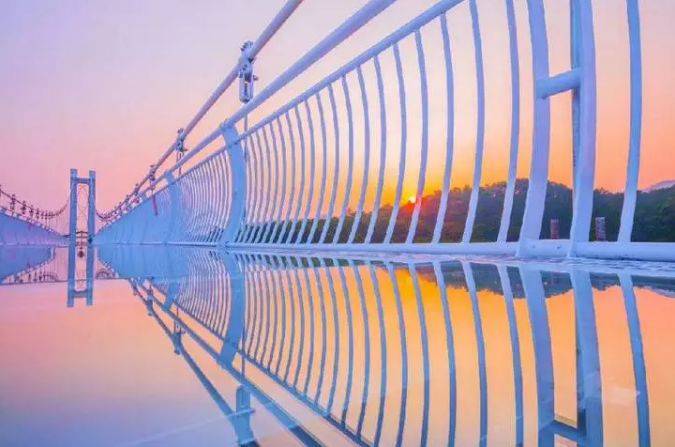 隐藏在英德一座微派风格的酒店—一幅灵动与纸上的古邑国画