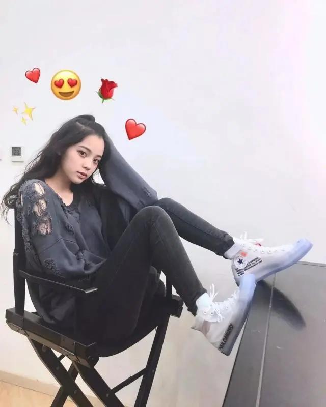 明星穿匡威经典款高帮,跟着明星学穿搭黑色匡威