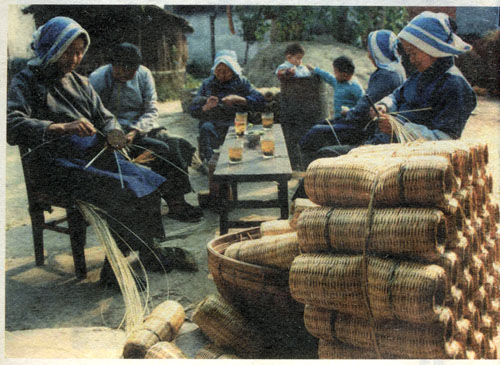 既然聊到这里，那就谈谈商榻这座隐秘小镇的过去与未来