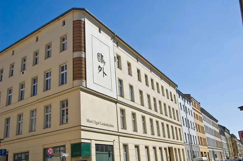 日本作家夏目漱石最厉害的本领,和夏目漱石同时代的作家