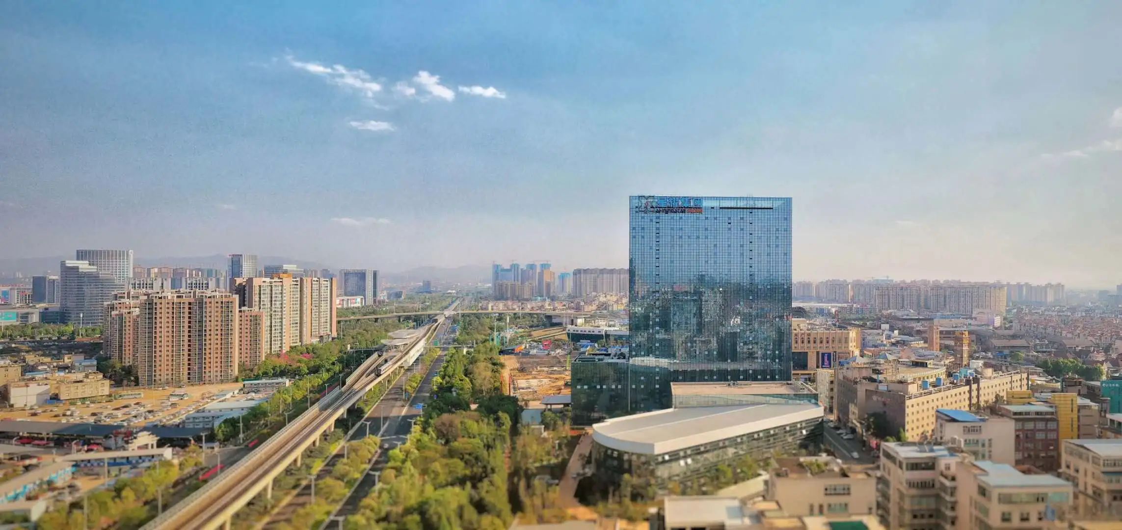 鏂颁簹娲蹭綋鑲插煄杩愬姩鏄ュ煄,椋庡皻涔嬭