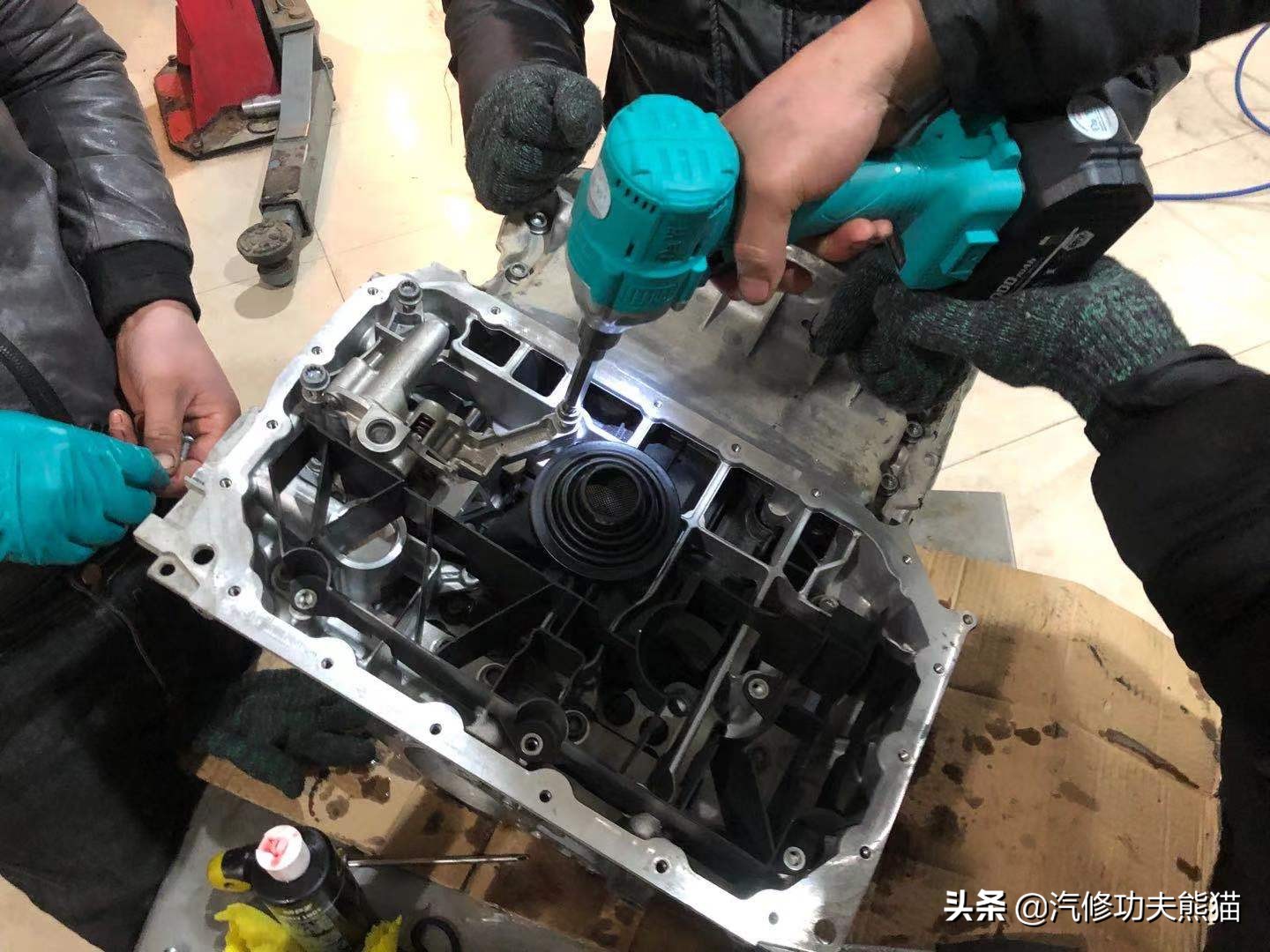 为什么都说奥迪a6l烧机油,奥迪a6l2.4烧机油原因分析