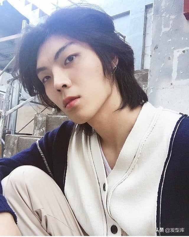 韩国男生的发型有哪些常见的款式,最流行的日式发型和韩式发型男士