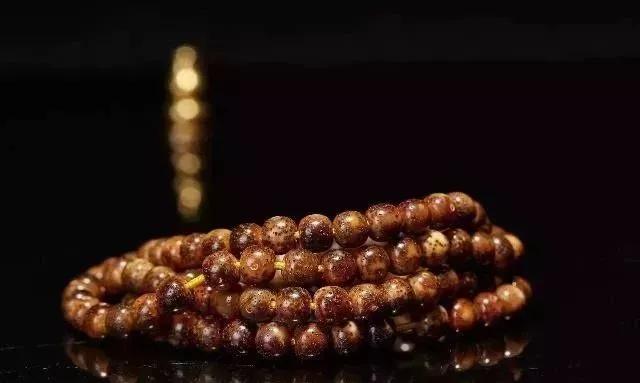 星月菩提如何盘玩成白的,星月菩提奶油黄怎么盘