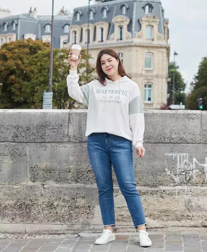 胖女孩穿搭指南，教你微胖女生怎么穿最显瘦