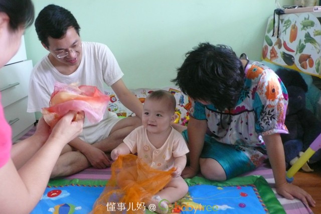 北京妈妈：交上万块钱，我家孩子在早教机构听八国语言、摸鸭子