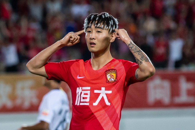 23岁的韦世豪和23岁的武磊,武磊单刀不进球迷视频