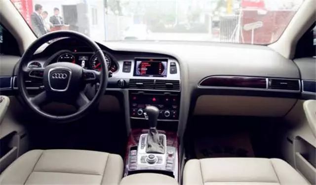 奥迪a6l柴油版值得购买吗,奥迪a6l柴油版2.7百公里油耗