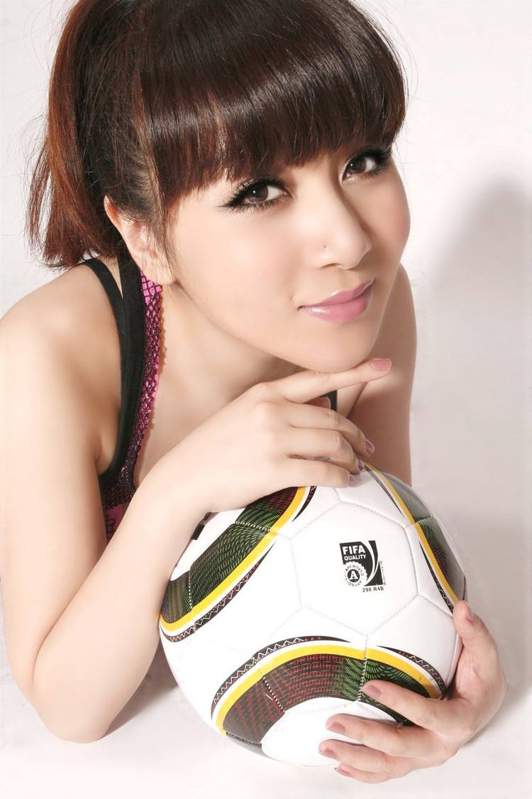 清凉夏日足球宝贝,可爱又迷人的足球宝贝