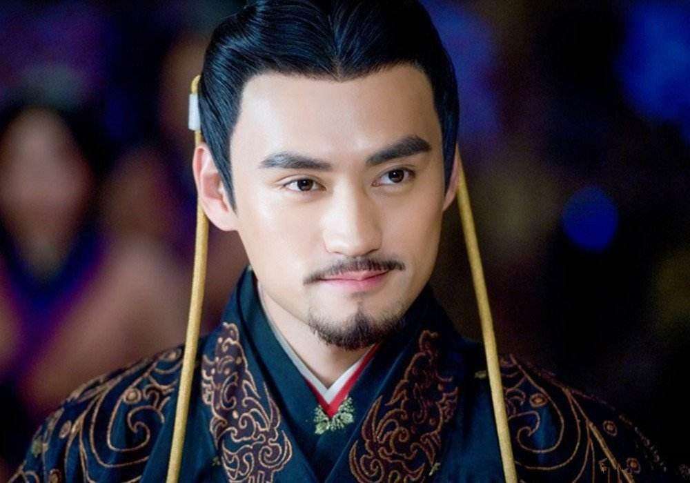 郭圣通被刘秀废除后位，她做了十九年太子的长子刘疆，也主动辞职