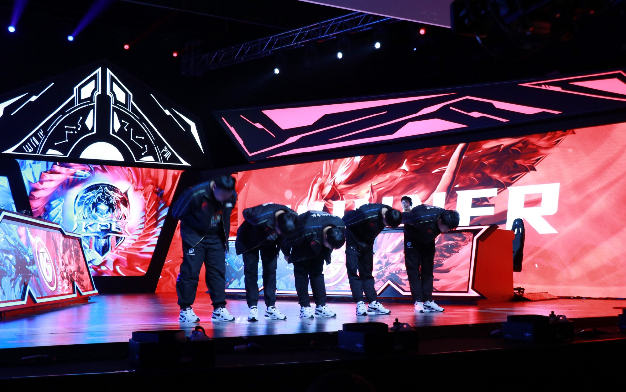 佛山gk战胜广州ttg寒夜直播间反应,gk晋级世冠四强寒夜