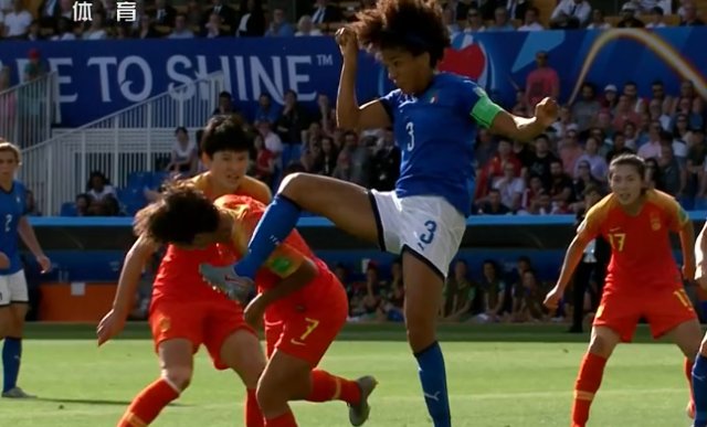 女足出局王霜痛哭原视频,中国女足王霜今日最新消息