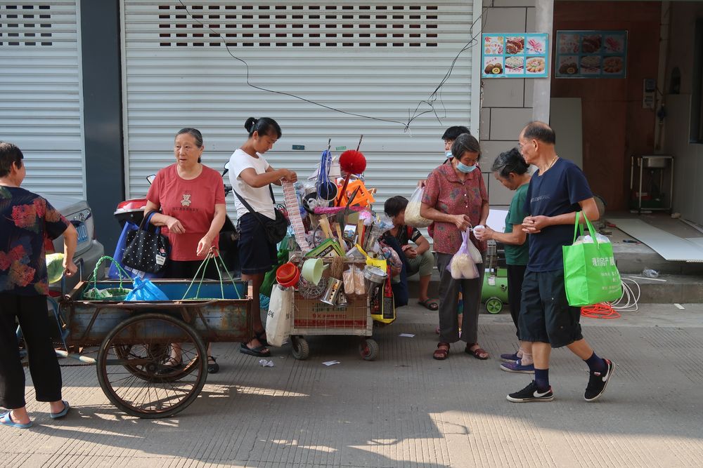 菜场女作家,菜市场摆摊的作家