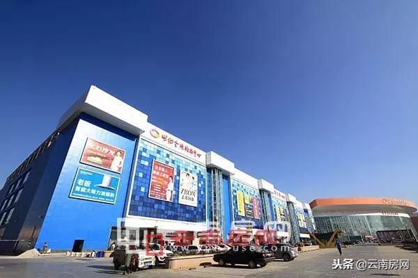 云南最大的购物中心,世纪金源购物中心和七彩云南