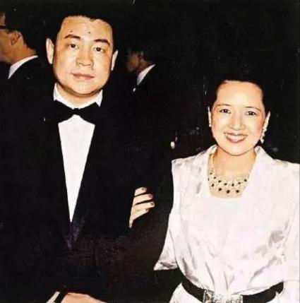 甘比回应刘銮雄帮李嘉欣联系医生,甘比牵手刘銮雄现状