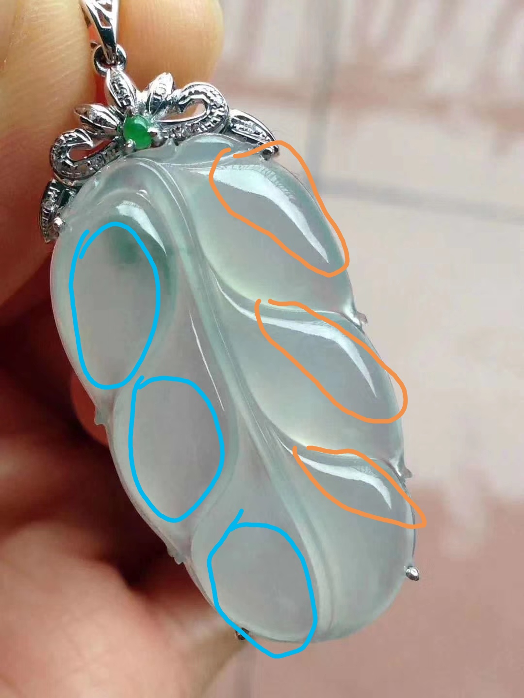 翡翠糯化起胶和糯冰哪个好,翡翠起胶的好还是高冰的好