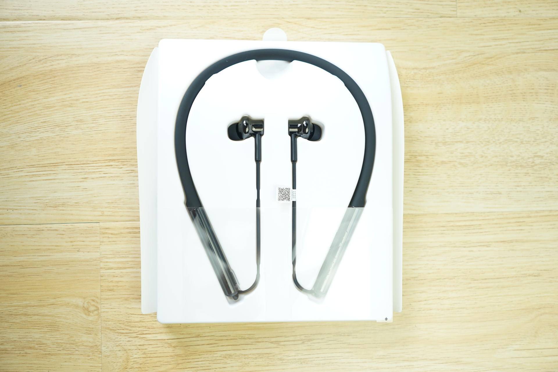 小米降噪项圈对比华为freelace,小米蓝牙降噪项圈耳机使用方法