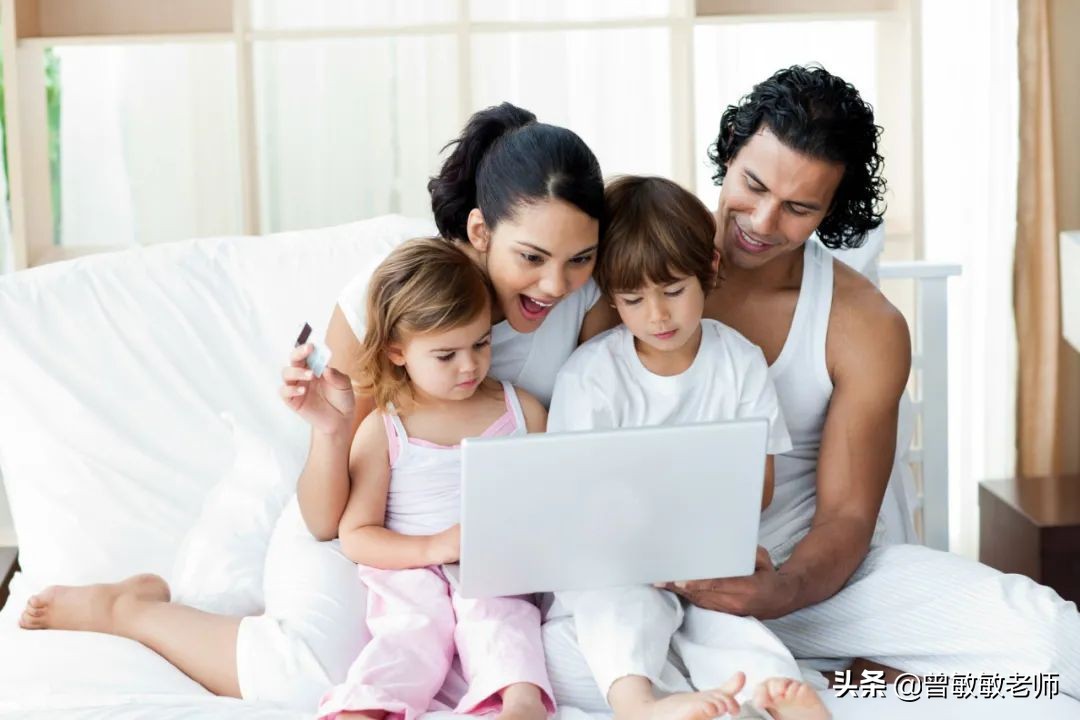 5名大人在丹麦儿童节目全裸，性教育过于真实让全球网友吵翻天