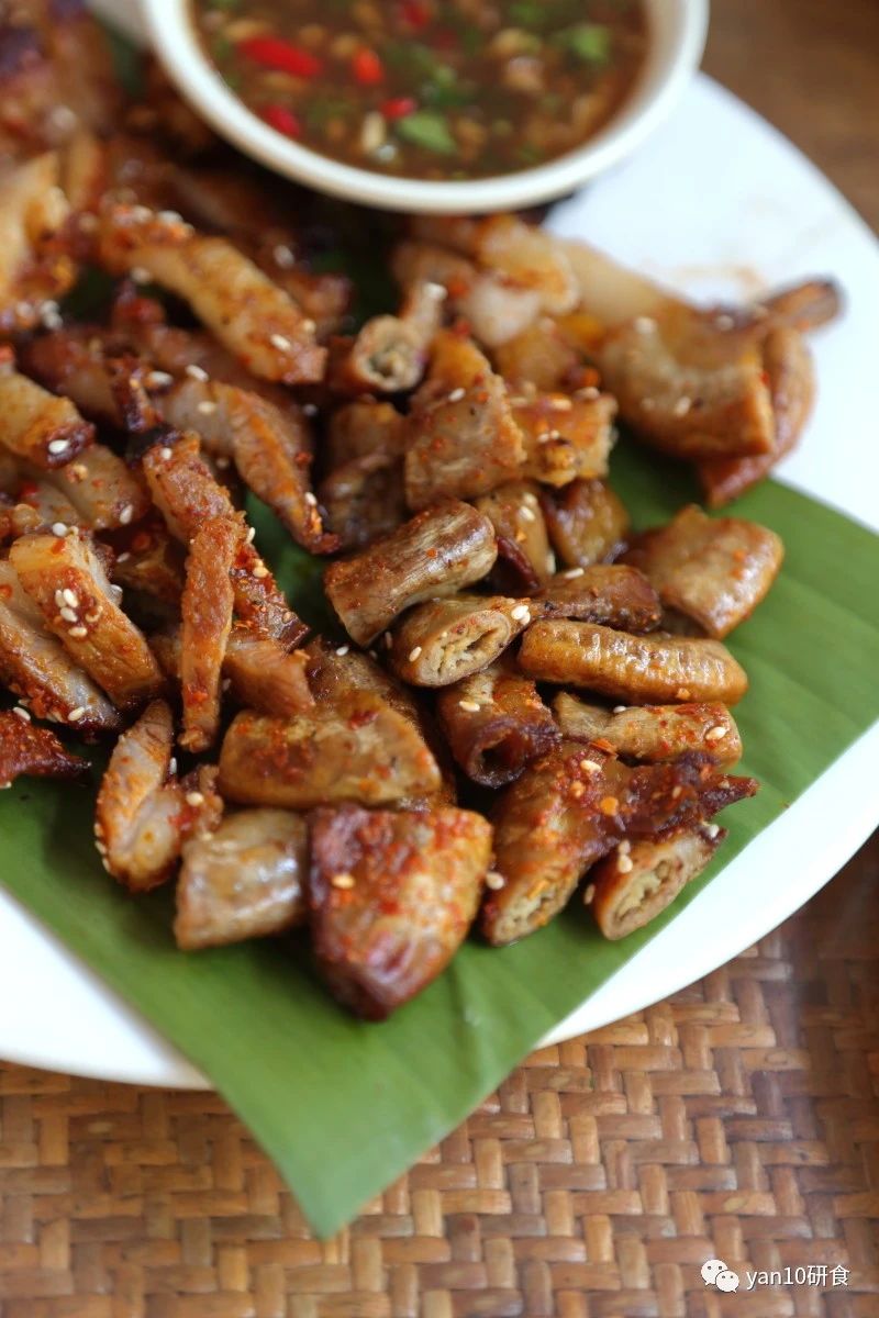 昆明滇池美食推荐菌火锅,滇池边菌子火锅