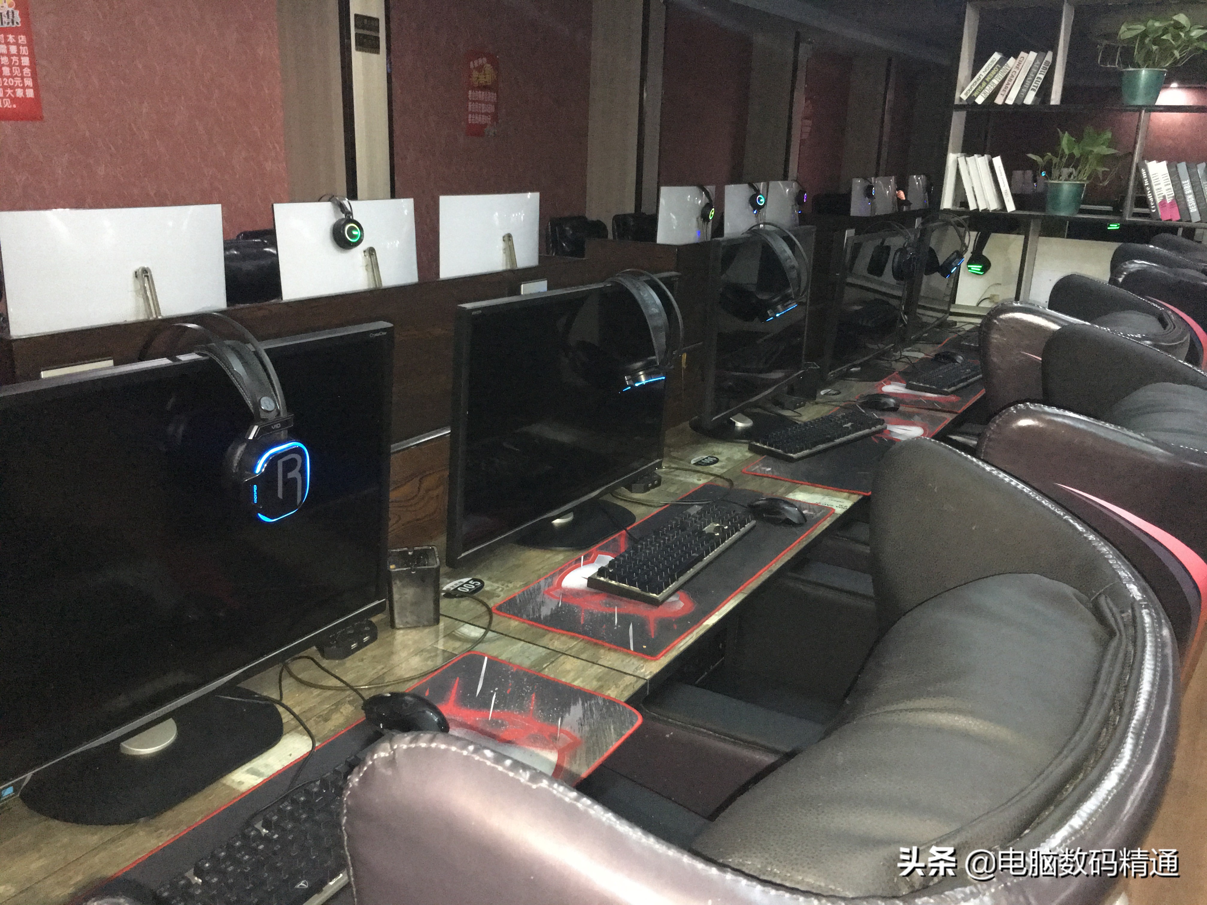 朋友网咖房租到期了，82台电脑60万打包让我收，这配置值吗？