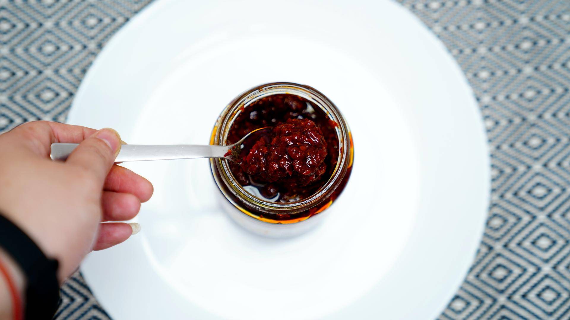 如何用老干妈调制万能秘制酱料,除了老干妈还有这16种酱料值得吃