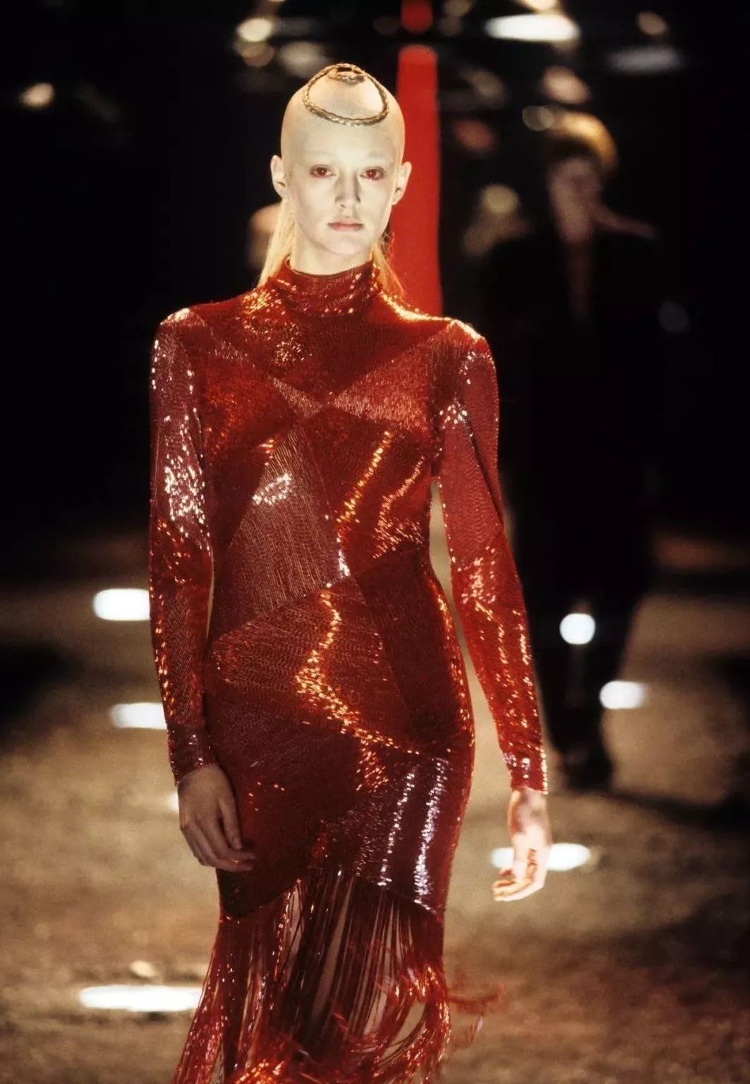 麦昆亚历山大设计师,亚历山大麦昆的设计师