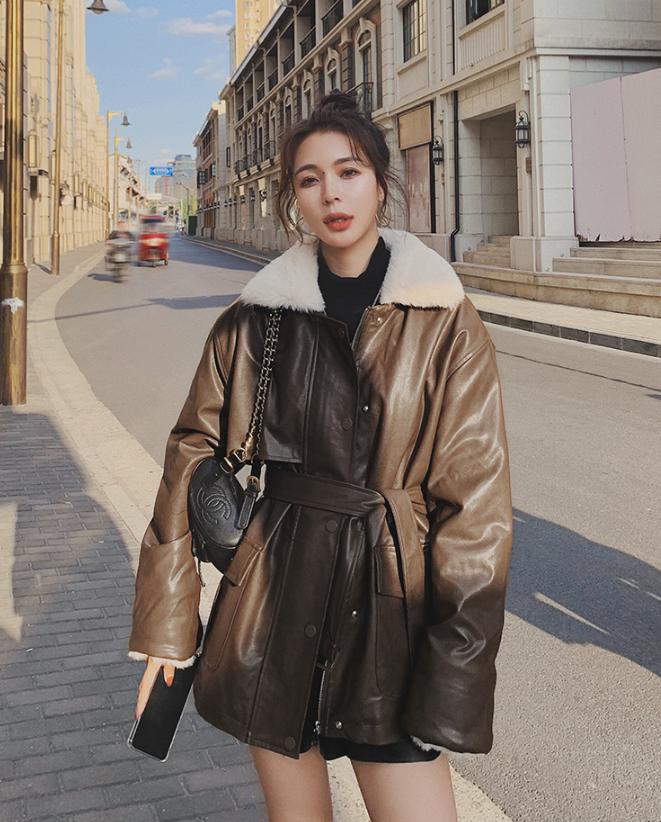 皮衣的穿搭技巧冬季,皮衣还能这样搭穿上立马时尚起来