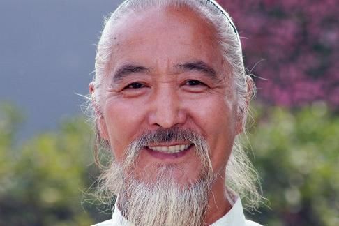 古代一老头用美女换骏马，获利几十倍