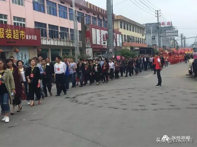 阜南张氏祠堂落成庆典仪式,张氏祠堂唱戏人山人海