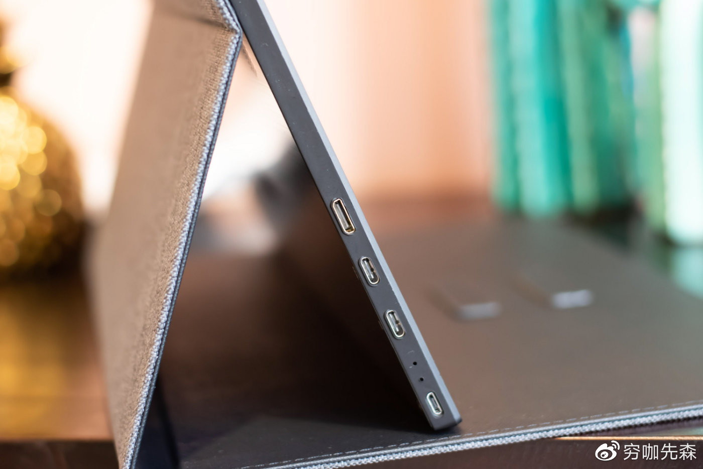 一款可以带出门的“显示器”——天宝T15便携显示器